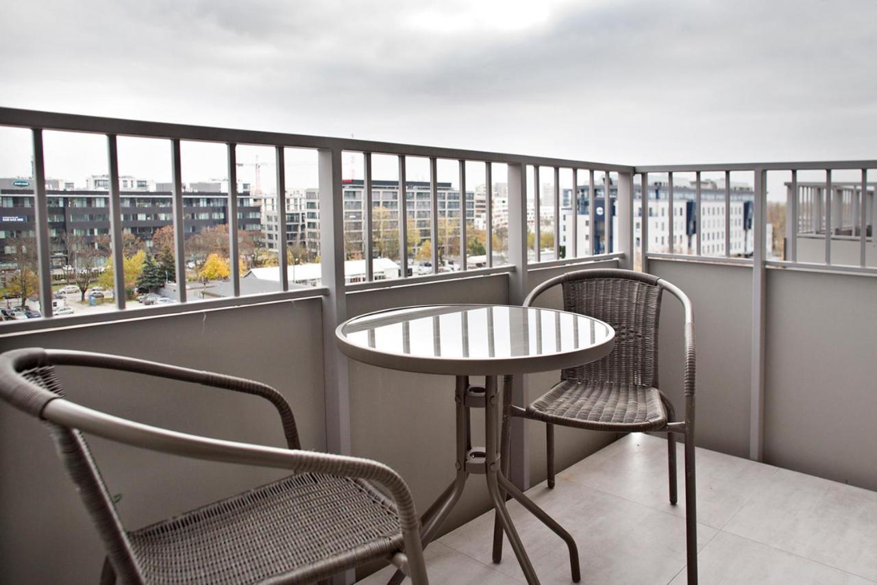 Komputerowa Serviced Apartments By P&O Варшава Экстерьер фото