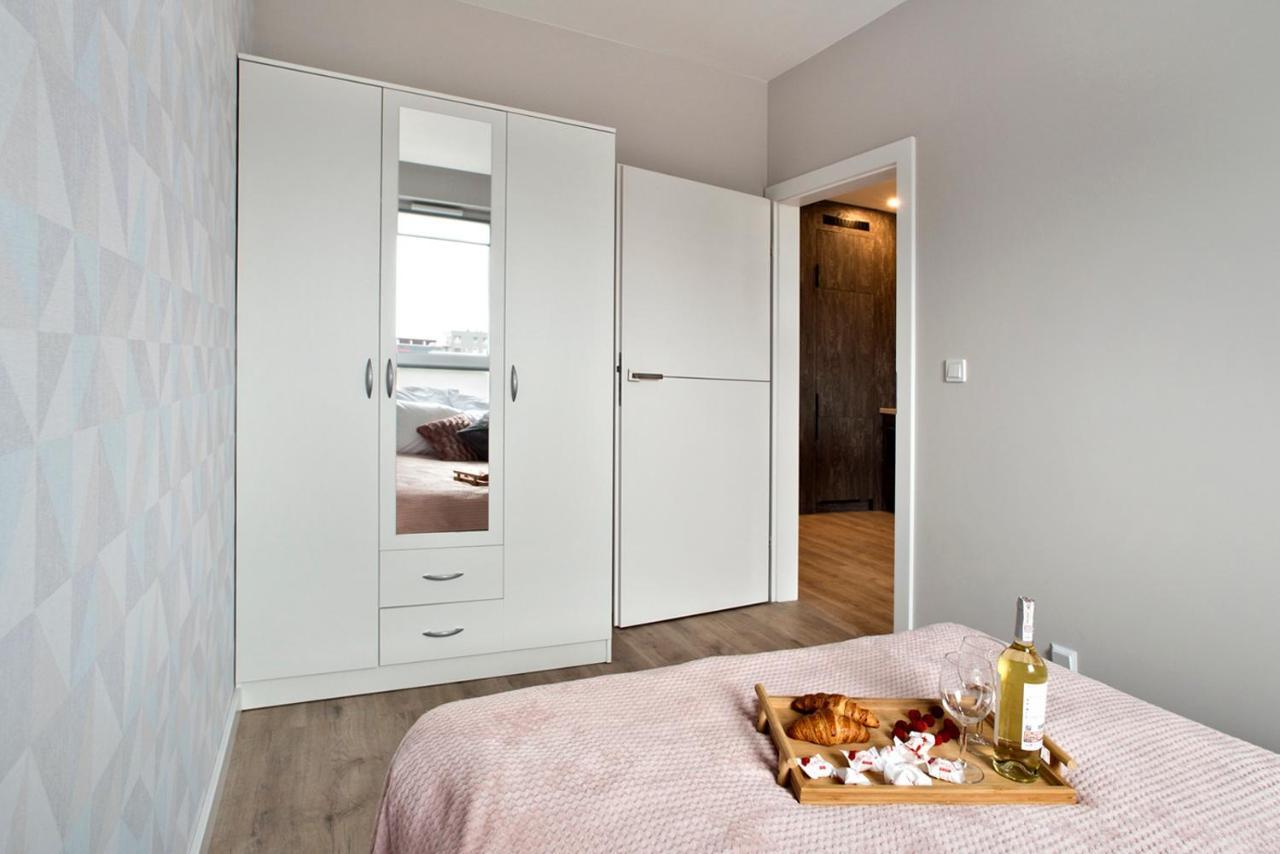 Komputerowa Serviced Apartments By P&O Варшава Экстерьер фото