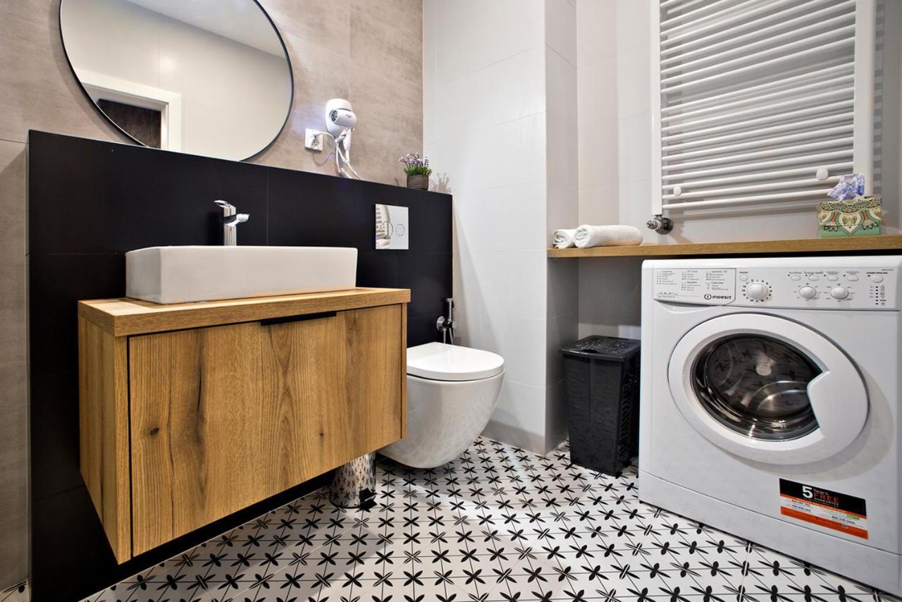 Komputerowa Serviced Apartments By P&O Варшава Экстерьер фото